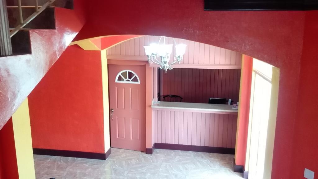 Hotel Tropik Leadonna Монтего Бей Екстериор снимка