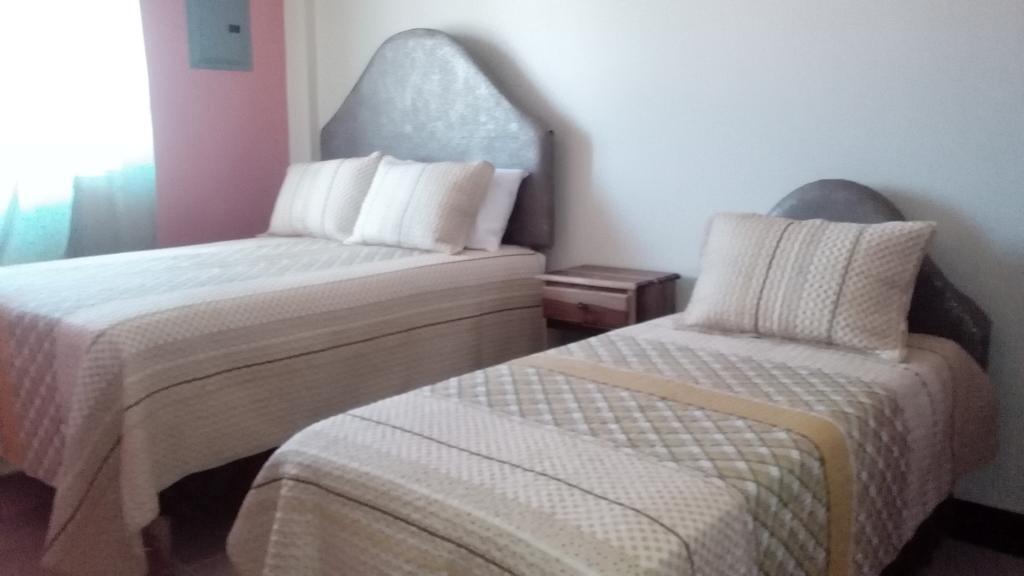 Hotel Tropik Leadonna Монтего Бей Екстериор снимка