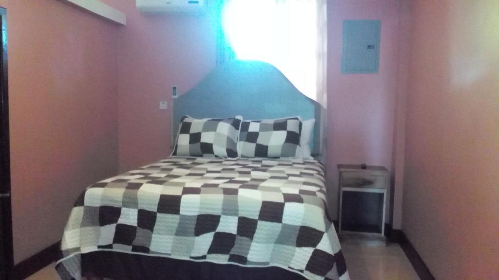 Hotel Tropik Leadonna Монтего Бей Екстериор снимка