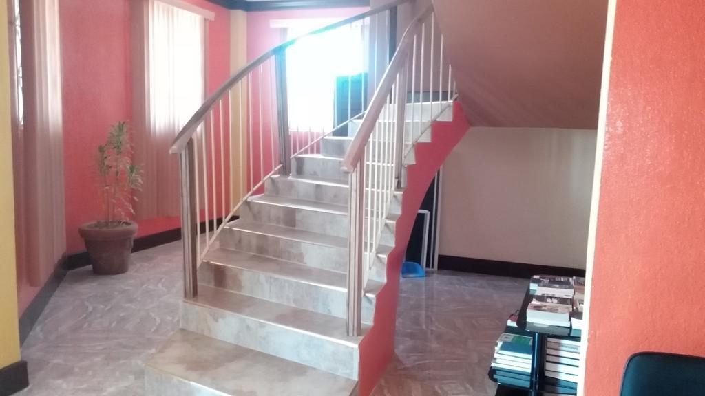 Hotel Tropik Leadonna Монтего Бей Екстериор снимка