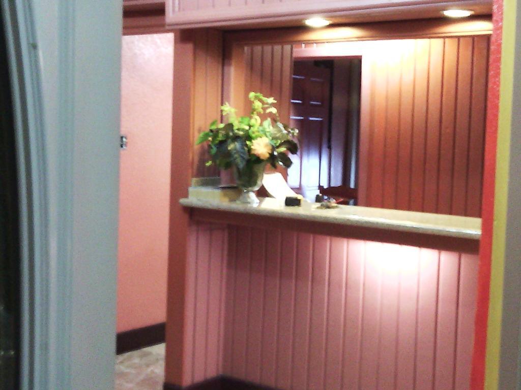 Hotel Tropik Leadonna Монтего Бей Екстериор снимка